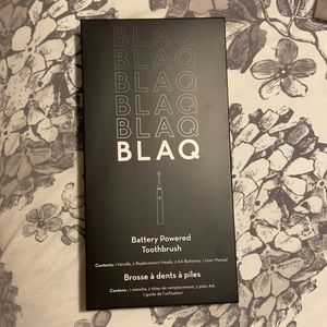 NWT Blaq battery powered toothbrush